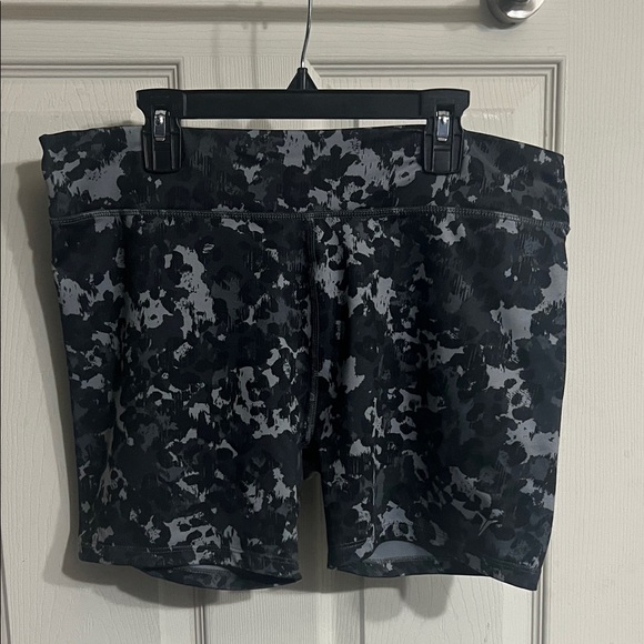 Old Navy Active Gray Shorts - Picture 1 of 3